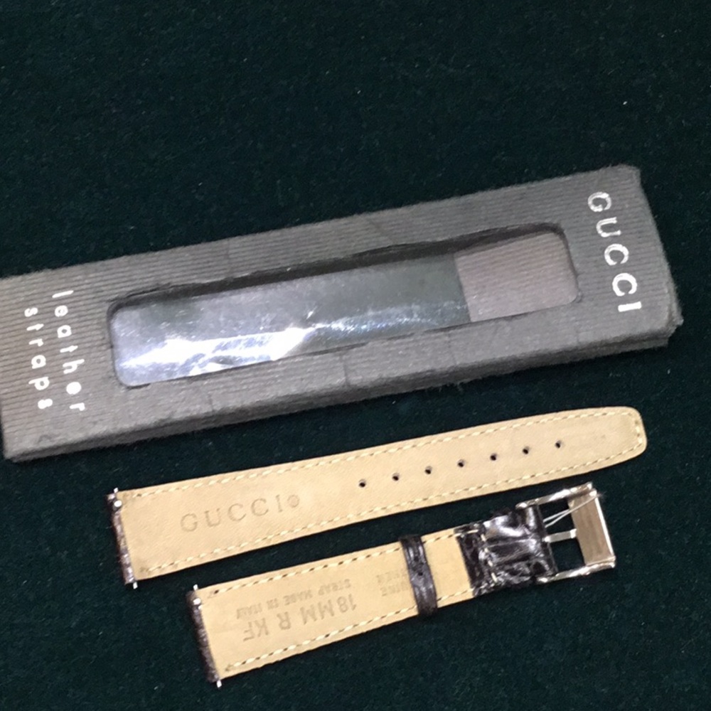 Gucci Black Leather Watch Strap - Picture 2 of 2
